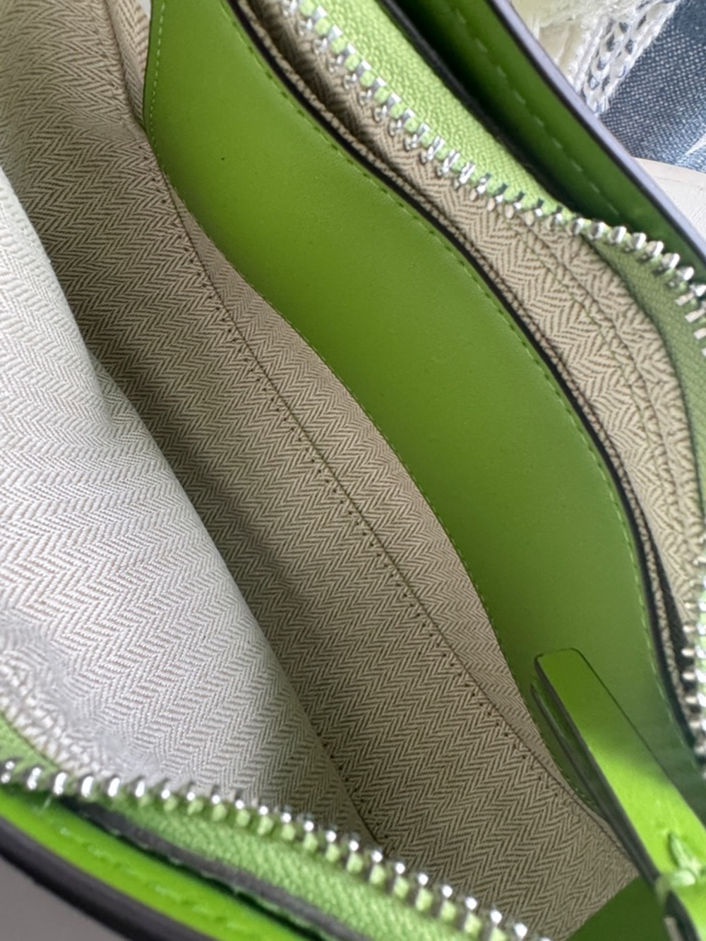 Tory Burch Grass Green Shoulder Bag - Picture 15 of 16